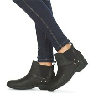 Teva De La Vina Chelsea Boots